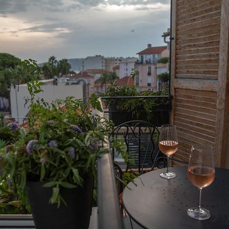 Unique Boutique Hotel Antibes Juan-Les-Pins Exterior photo