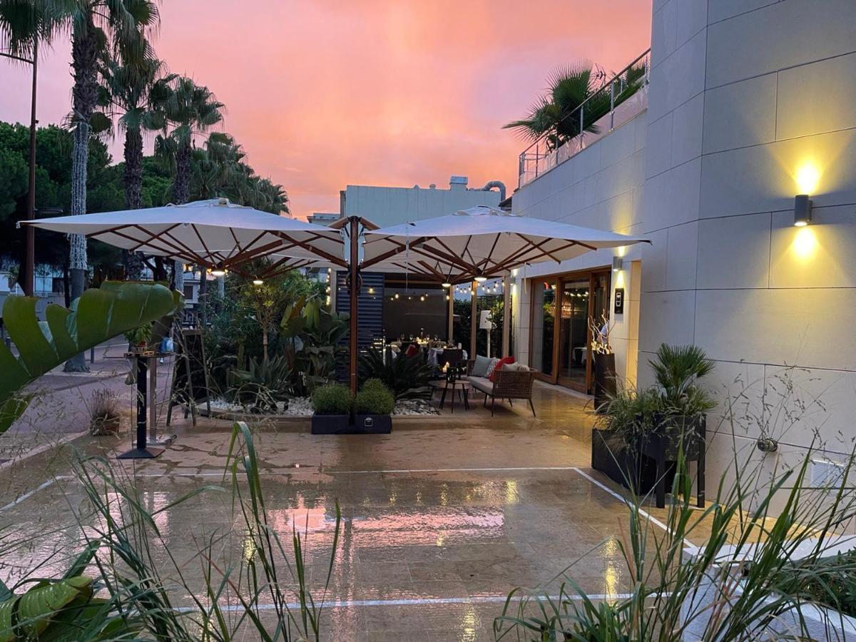 Unique Boutique Hotel Antibes Juan-Les-Pins Exterior photo