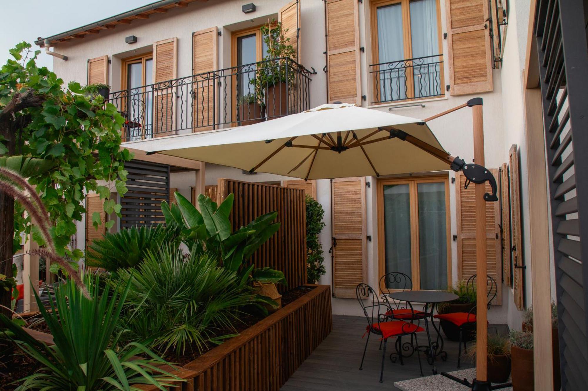 Unique Boutique Hotel Antibes Juan-Les-Pins Exterior photo